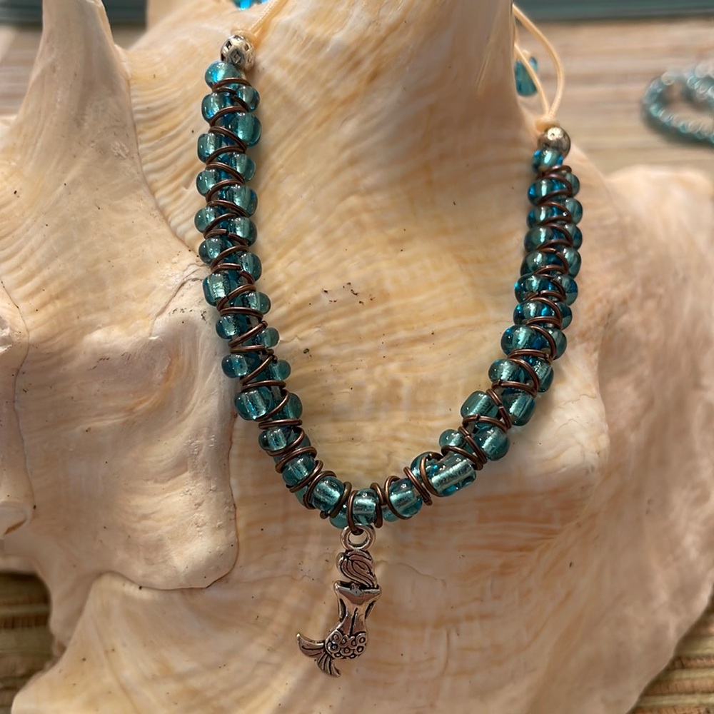 Mermaid core beaded macrame bracelet